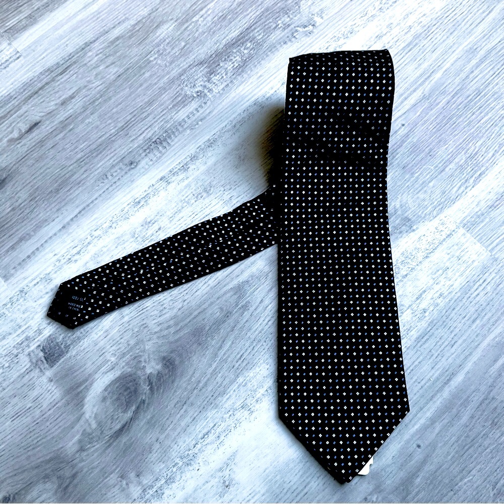 🦜NWT JoS.A.Bank Black w. Blue and Silver Diamonds Tie